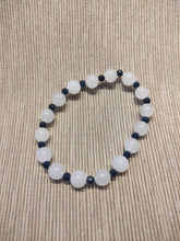 Cargar imagen en el visor de la galería, Pulsera Elástica Jade Blanco y Zafiro 8 mm
