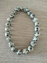 Cargar imagen en el visor de la galería, Pulsera Elástica Jaspe Dalmata 8 mm
